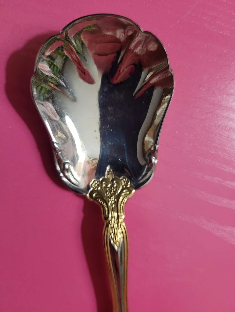 Oneida Golden Michelangelo Shell Sugar Spoon 6
